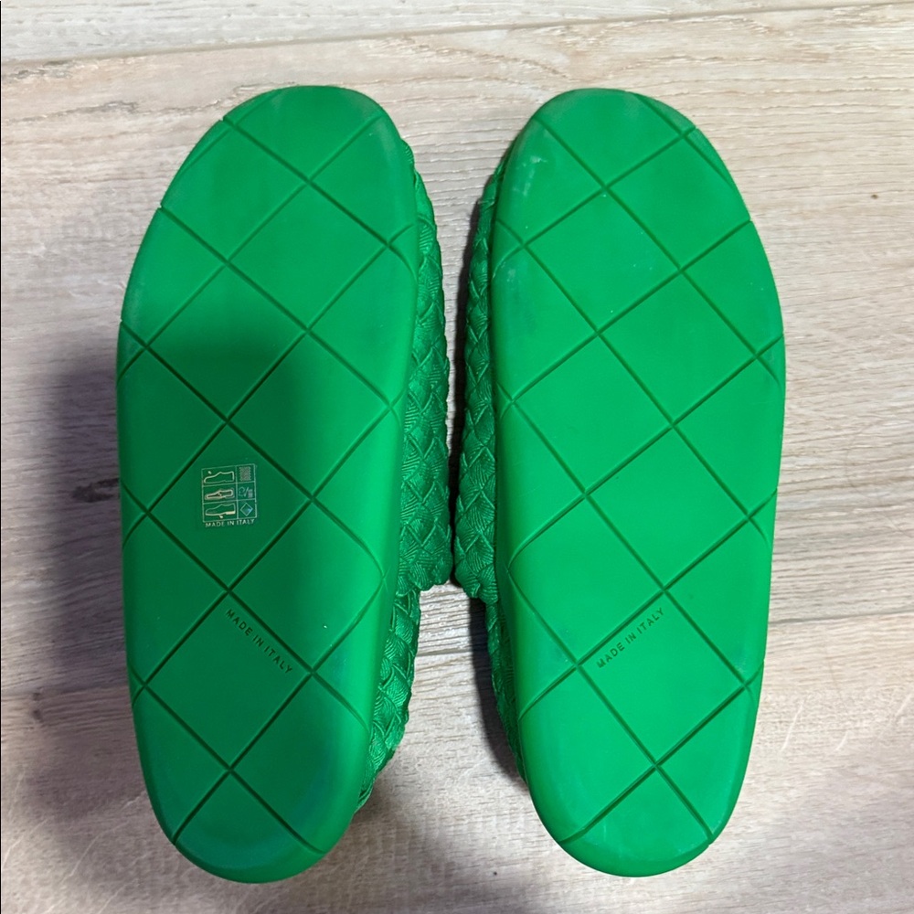Bottega Veneta Green Intrecciato Quilted Slip-On Loafers - Picture 9 of 13